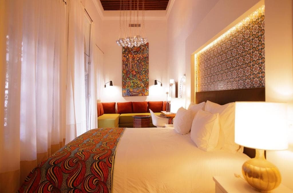 Dar Shâan – Riad avec piscine sur le toit et vue panoramique.